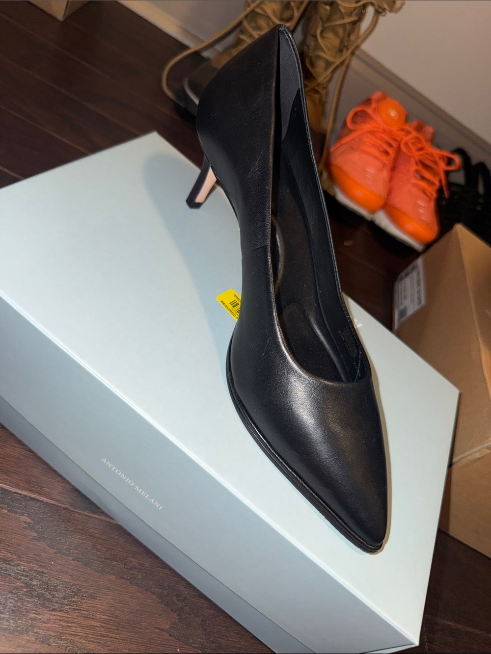 ANTONIO MELANI Black Pointed-Toe Mid Kitten Heel Pump
